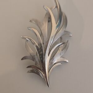 Elegant Silver Leaf Brooch